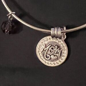 Mom adjustable bracelet with one charm! Adjustable cute great gift!